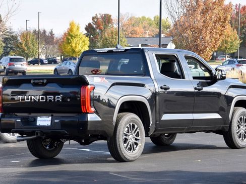 New 2023 Toyota Tundra SR5 w/ SR5 Convenience Package AWD/4WD image 2