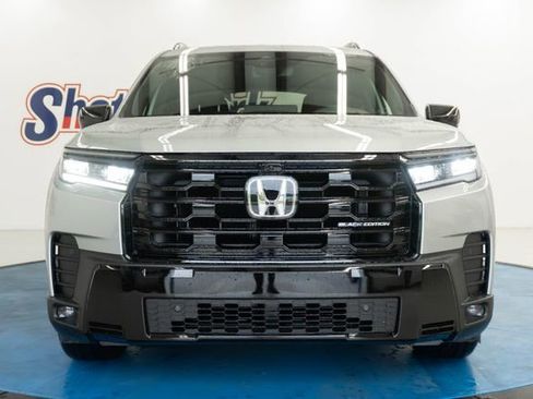 New 2026 Honda Pilot Black Edition image 3