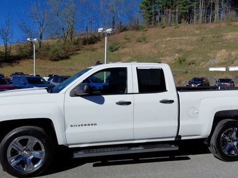 Used 2018 Chevrolet Silverado 1500 Custom w/ Custom Value Package image 7