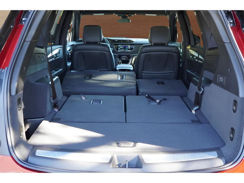 New 2025 Cadillac XT6 Luxury image 27