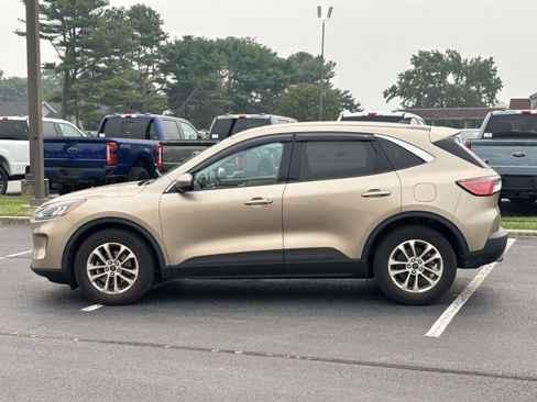 Used 2021 Ford Escape SE w/ Convenience Package FWD image 4