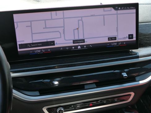 Used 2024 BMW X6 xDrive40i w/ Premium Package image 18