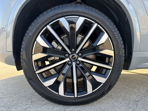 Certified 2025 Volvo XC90 B5 Plus image 11