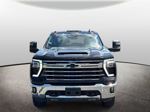 Used 2026 Chevrolet Silverado 2500 LTZ w/ LTZ Convenience Package AWD/4WD image 6
