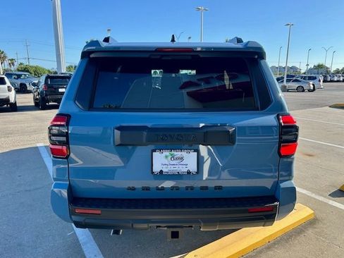 New 2026 Toyota 4Runner SR5 image 6