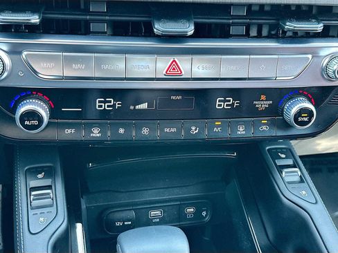 Used 2024 Kia Telluride SX FWD image 16
