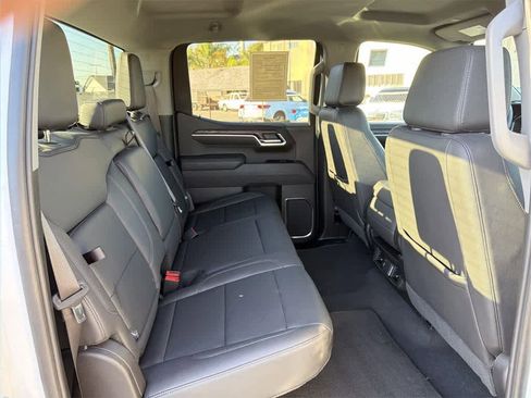 Used 2025 GMC Sierra 1500 SLT image 33
