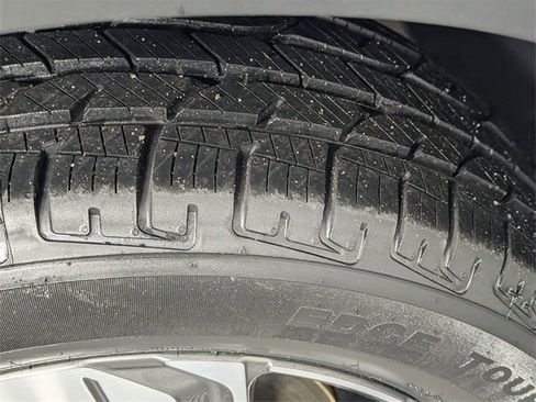 Used 2023 Hyundai Santa Fe SEL image 9