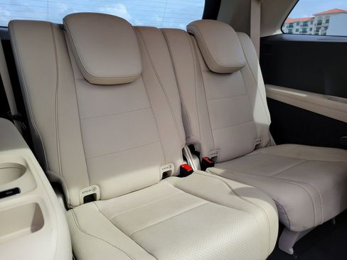 Used 2023 Mercedes-Benz GLS 450 4MATIC image 16