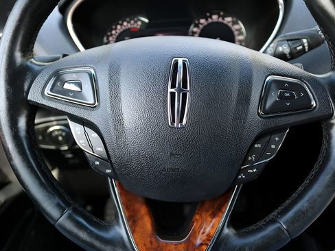 Used 2016 Lincoln MKX Reserve w/ Climate Package FWD image 21