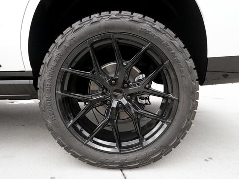 Used 2026 Cadillac Escalade Platinum Luxury w/ LPO, Floor Liner Package AWD/4WD image 34