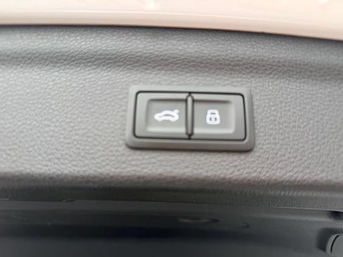 Used 2024 Audi Q3 2.0T Premium AWD/4WD image 25