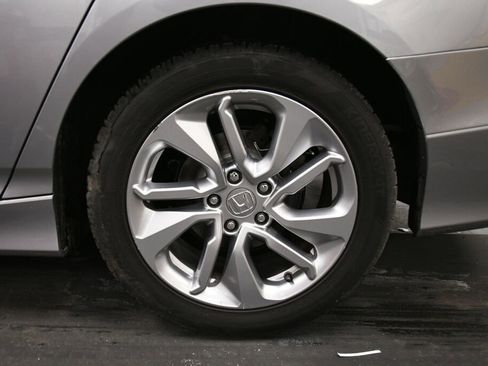 Used 2019 Honda Accord LX image 31