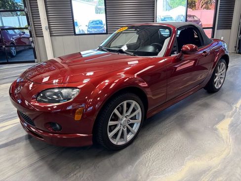 Used 2007 MAZDA MX-5 Miata Touring w/ Appearance Pkg RWD image 5
