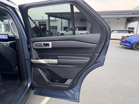 Used 2021 Ford Explorer XLT w/ Equipment Group 202A RWD image 34