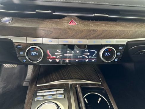 Used 2023 Genesis G80 image 23