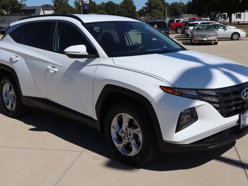 Used 2023 Hyundai Tucson SEL w/ Winter Package image 4