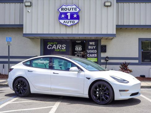 Used 2020 Tesla Model 3 Standard Range RWD image 5