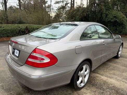 Used 2005 Mercedes-Benz CLK 320 Coupe image 9
