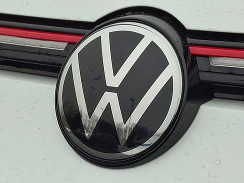 Certified 2023 Volkswagen GTI 40th Anniversary Edition image 31