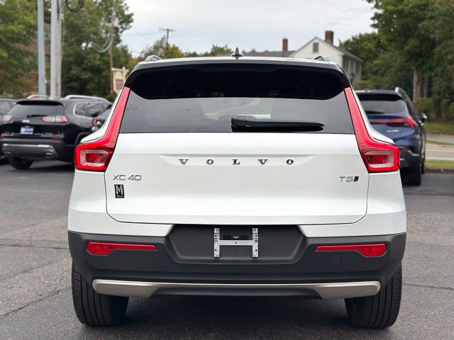 Used 2021 Volvo XC40 T5 R-Design AWD/4WD image 5