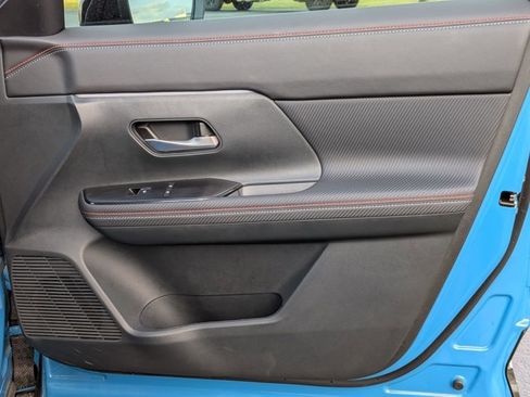 Certified 2025 Nissan Kicks SR FWD image 29