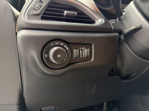 New 2026 Chrysler Pacifica Pinnacle image 17