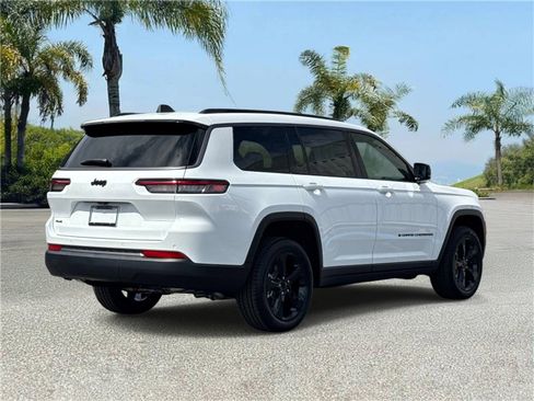 New 2026 Jeep Grand Cherokee L Limited w/ Limited Altitude Package image 4