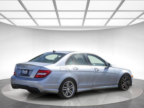 Used 2013 Mercedes-Benz C 250 Sedan image 5