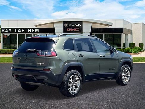Used 2019 Jeep Cherokee Trailhawk w/ Cold Weather Group AWD/4WD image 5