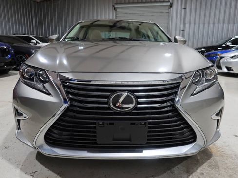 Used 2018 Lexus ES 350 w/ Luxury Package w/Wood Trim FWD image 8