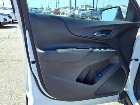 Used 2022 Chevrolet Equinox LT FWD image 16