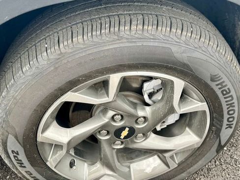Used 2025 Chevrolet Trax LT FWD image 10