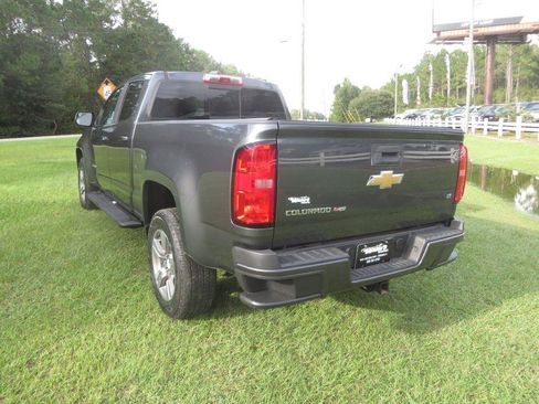 Used 2017 Chevrolet Colorado LT w/ LT Convenience Package RWD image 8