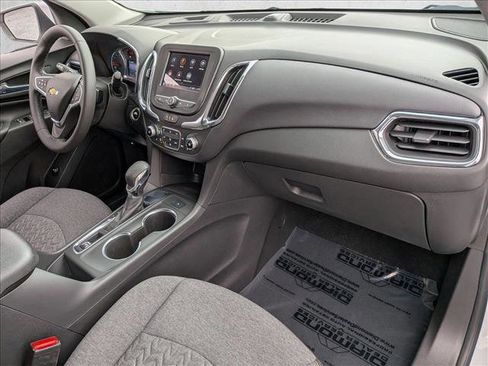Used 2022 Chevrolet Equinox LT image 24