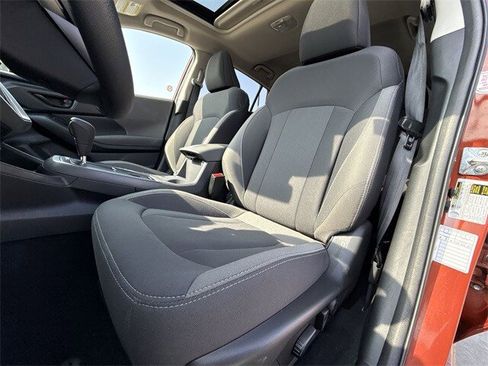 Used 2025 Subaru Crosstrek 2.0i Premium image 11