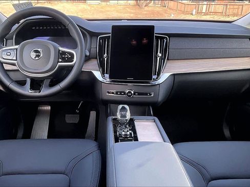 New 2026 Volvo XC90 B5 Plus w/ Protection Package image 7