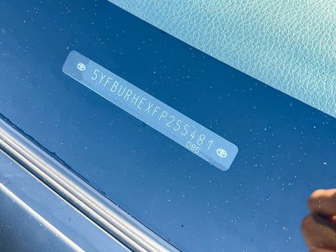 Used 2015 Toyota Corolla LE image 27