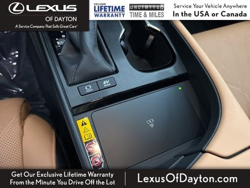 Certified 2025 Lexus ES 300h w/ Luxury Package image 27