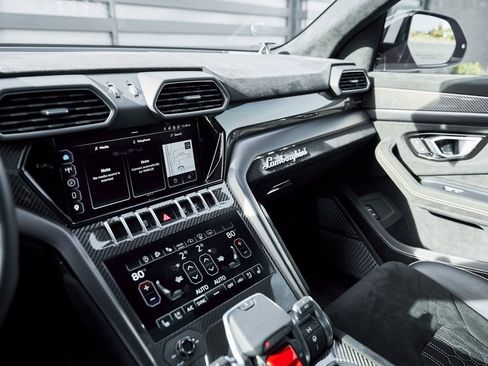 Used 2024 Lamborghini Urus Performante image 71