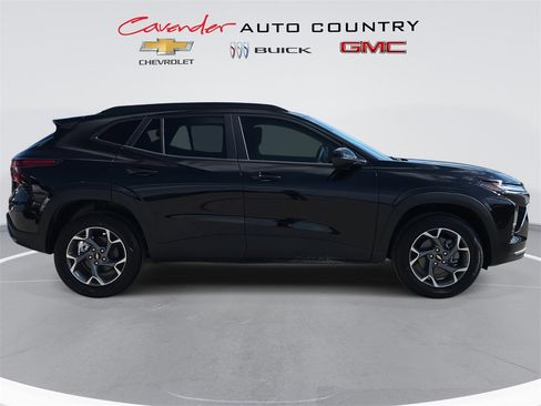 New 2026 Chevrolet Trax LT w/ Driver Confidence Package image 4