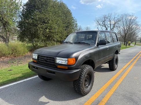 Used 1996 Toyota Land Cruiser image 2