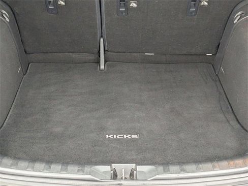 Used 2020 Nissan Kicks S image 7