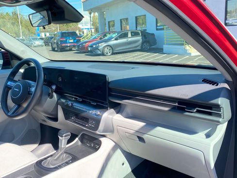 Used 2025 Hyundai Kona SEL image 35
