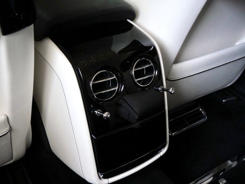 Used 2022 Rolls-Royce Phantom Extended Wheelbase w/ The Phantom Package RWD image 34
