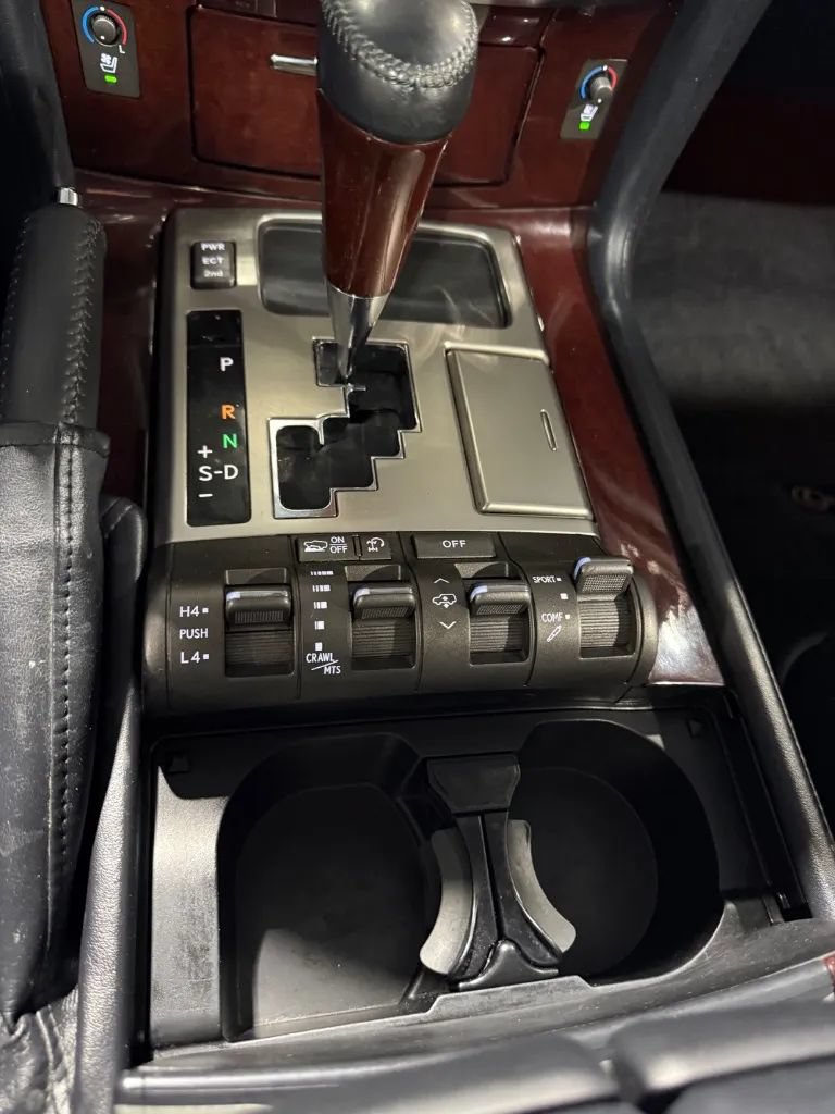 Used 2013 Lexus LX 570 4WD w/ Luxury Pkg image 20