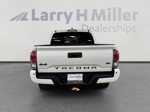 Used 2021 Toyota Tacoma Limited w/ Nightshade Package AWD/4WD image 4
