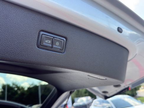 Used 2022 Audi Q7 3.0T Premium Plus AWD/4WD image 9