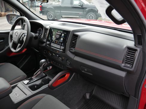 Certified 2024 Nissan Frontier PRO-4X w/ Pro Convenience Package image 28