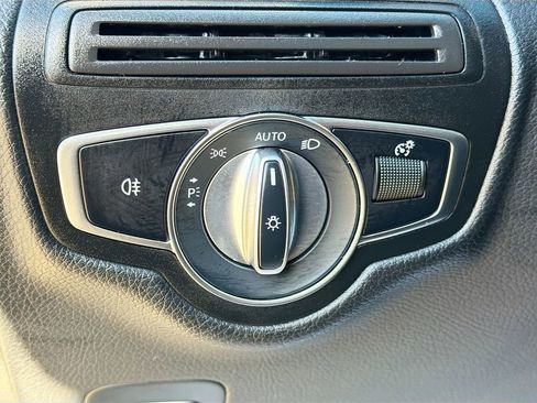 Used 2022 Mercedes-Benz GLC 300 image 33